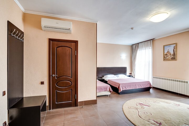 Room 21 of 33