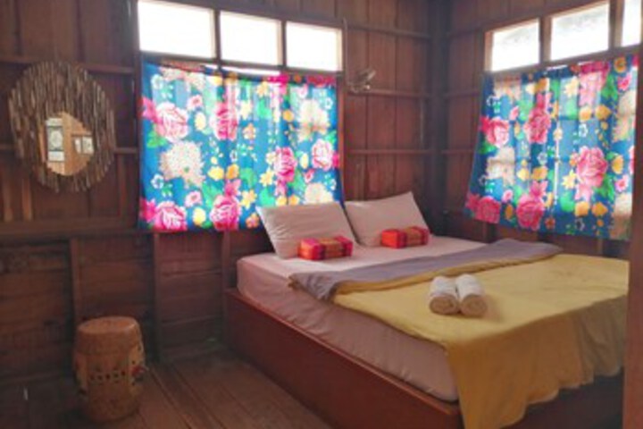 Room 102 of 110
