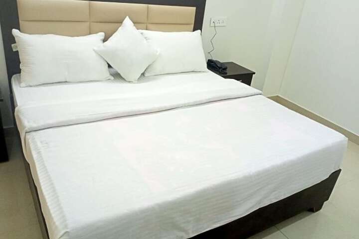 Room 4 of 20