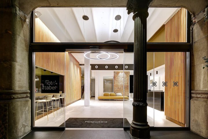 Entrance & Lobby
