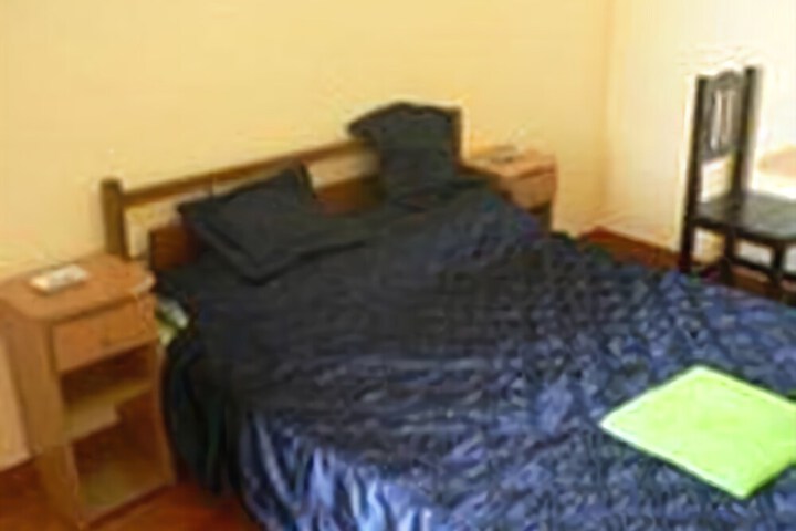 Room 8 of 10