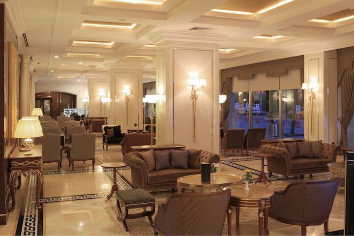 Entrance & Lobby