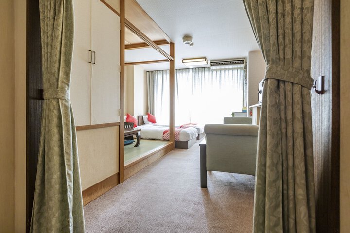 Room 10 of 52