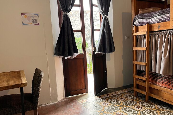 Room 11 of 50