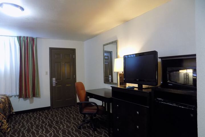 Room 5 of 17
