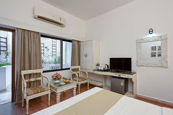 Room 17 of 102