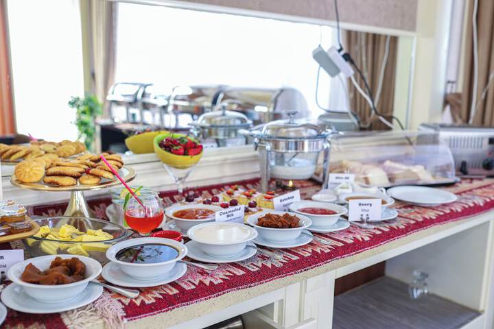 Breakfast/Coffee Service 35 of 71