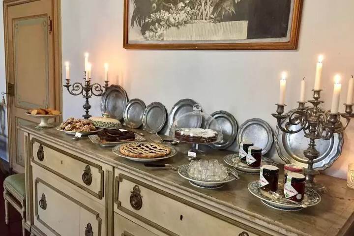 Dining 11 of 17