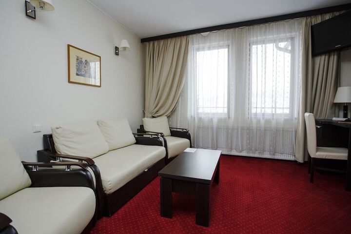 Room 15 of 106