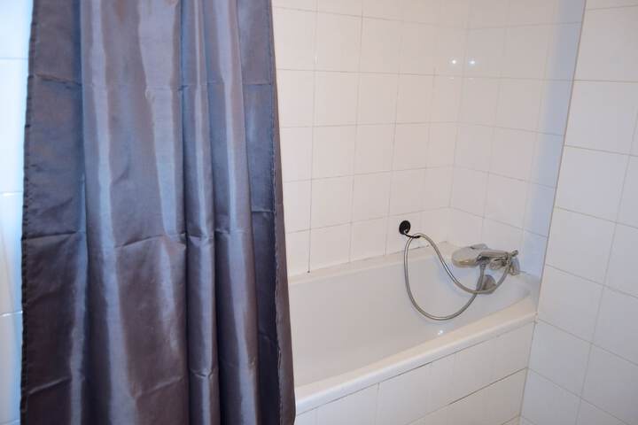 Room 4 of 11