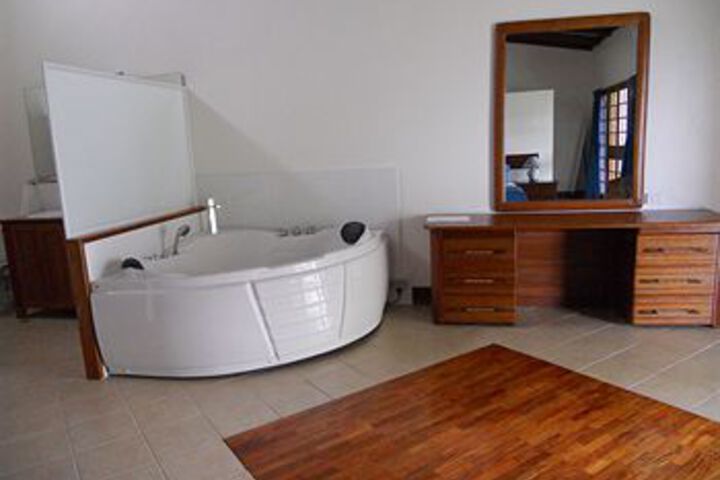 Hot Tub 13 of 19