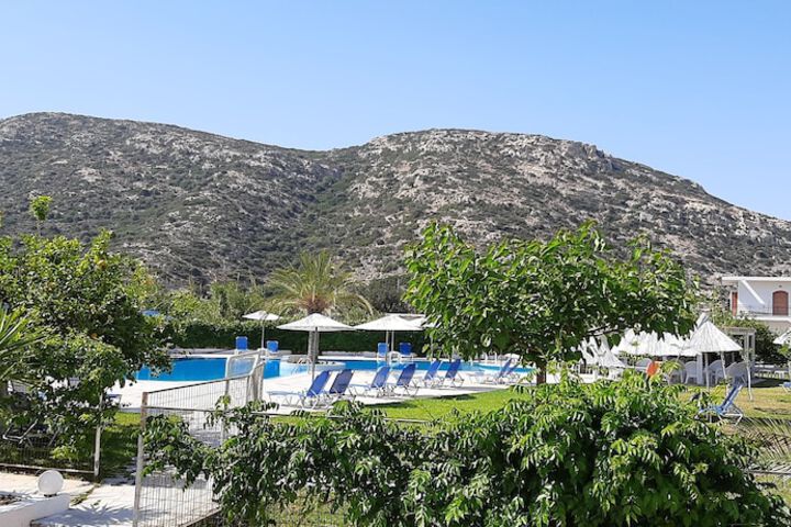 Pool 33 of 94