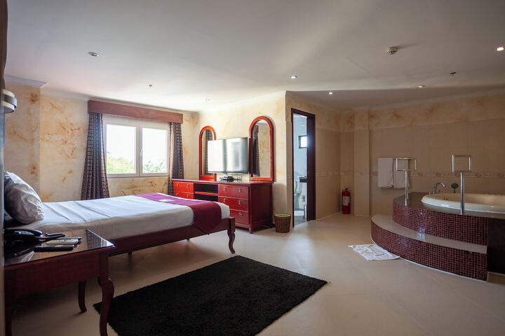 Room 7 of 38