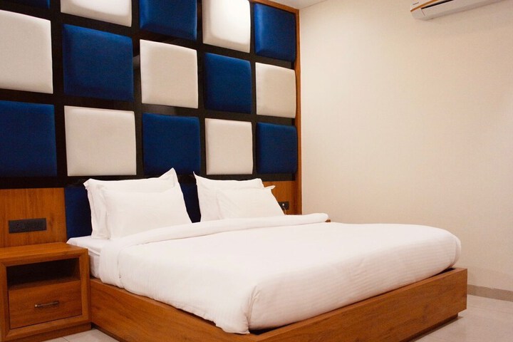 Room 8 of 64