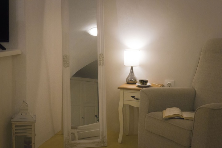 Room 8 of 22