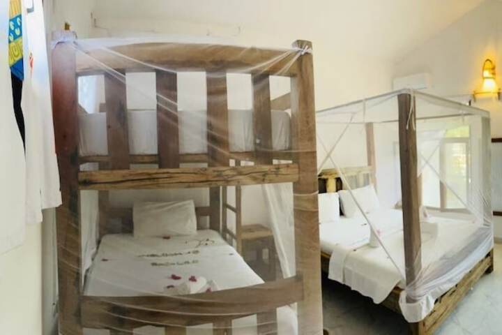 Room 42 of 103