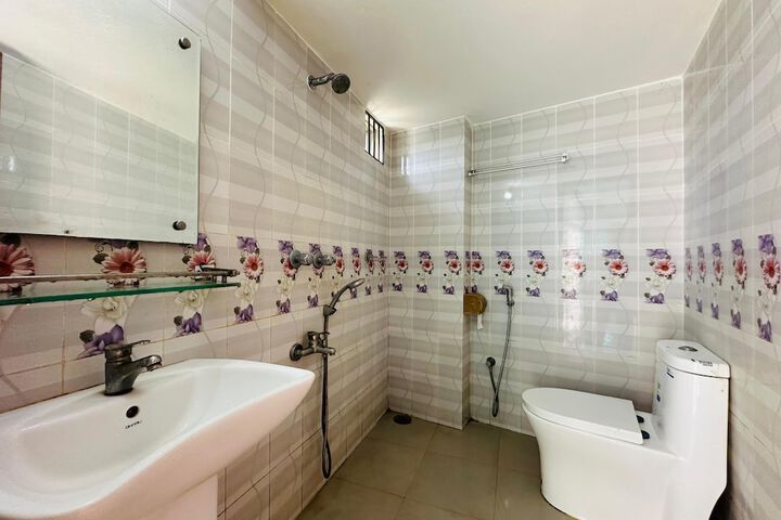 Room 21 of 25