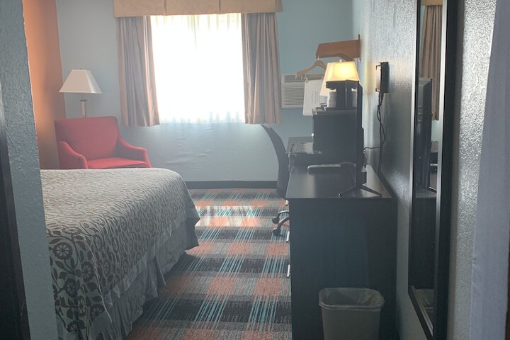 Room 5 of 17