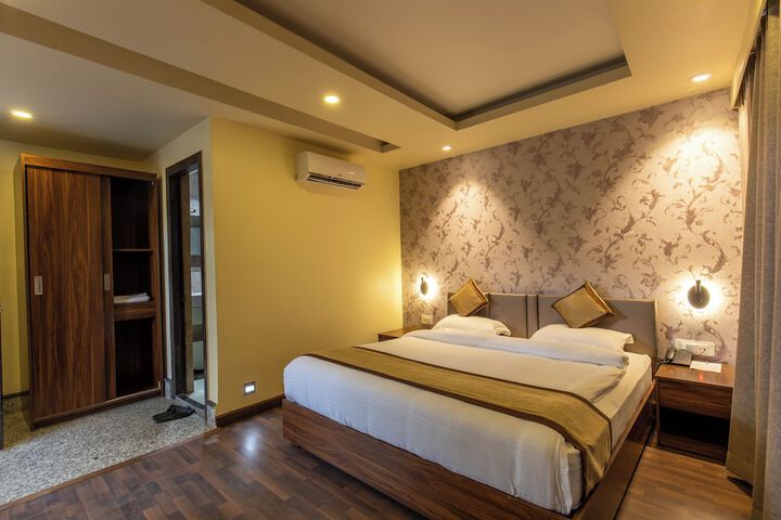 Room 8 of 36