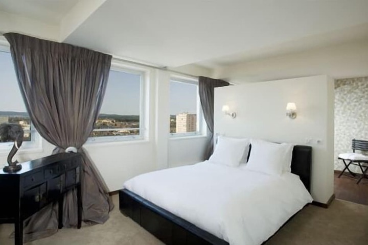 Room 25 of 67