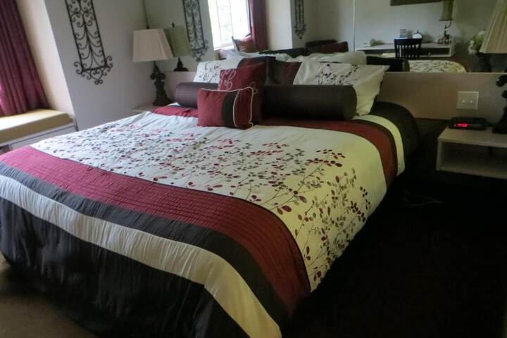Room 13 of 33