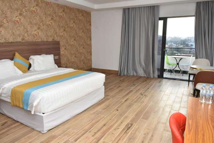 Room 8 of 23