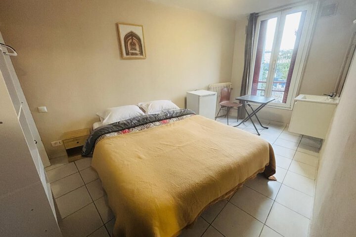 Room 7 of 14