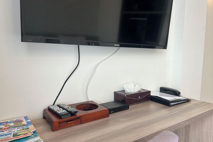 Room 57 of 106