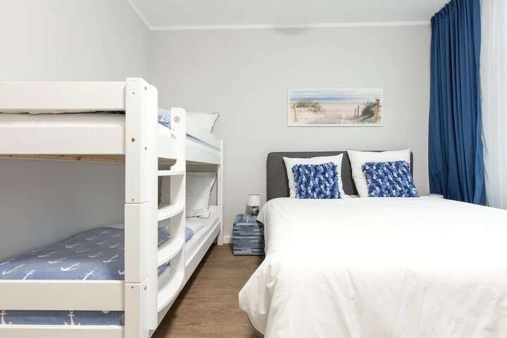 Room 2 of 84