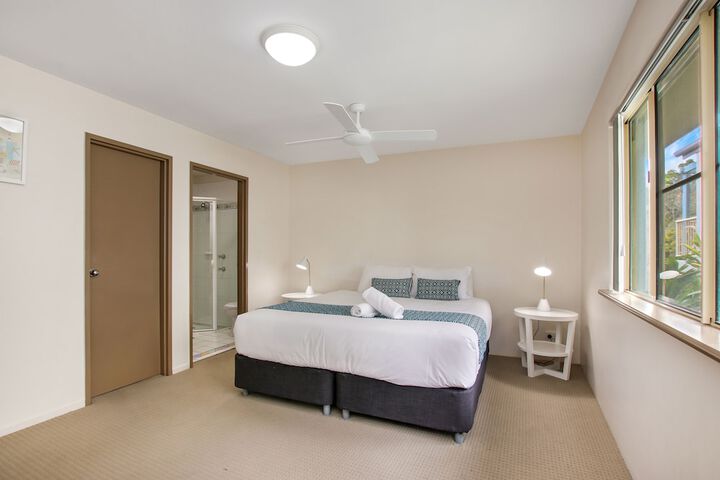 Room 14 of 128