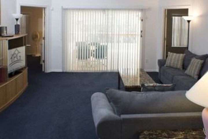 Room 13 of 16