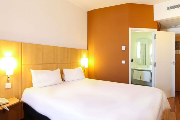Room 25 of 101
