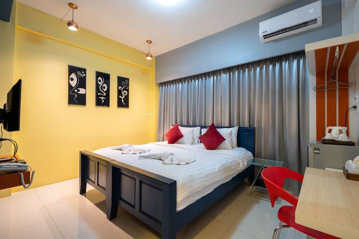 Room 16 of 36