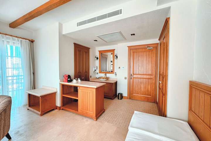 Room 18 of 63