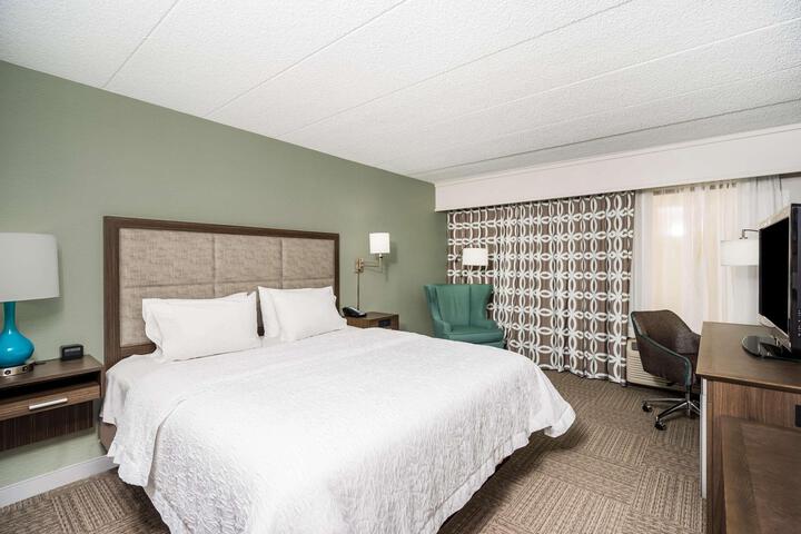 1 King Bed (1 of 10)