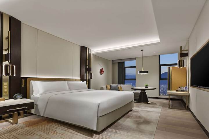 Room 11 of 61