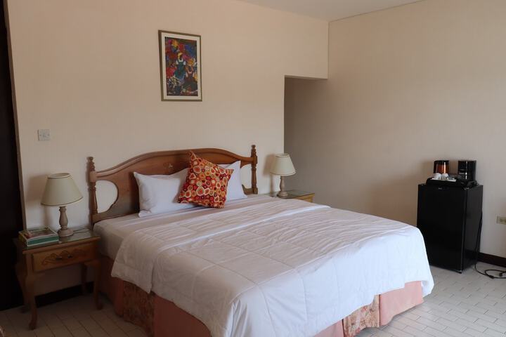 Room 12 of 48