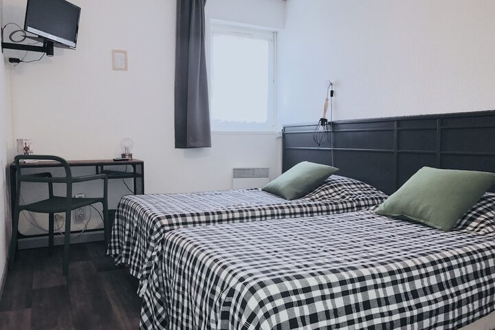 Room 7 of 28