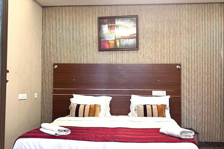 Room 15 of 74