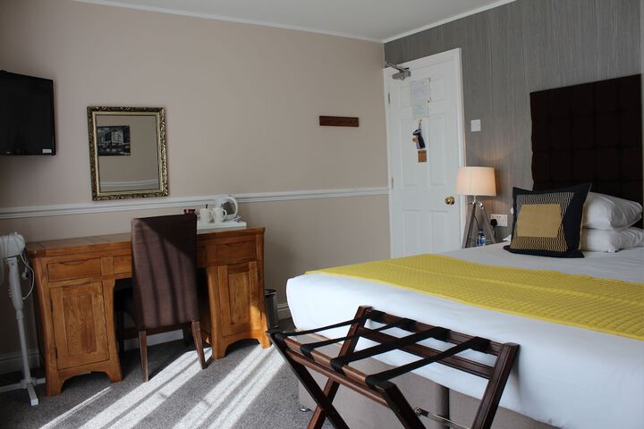 Room 12 of 34
