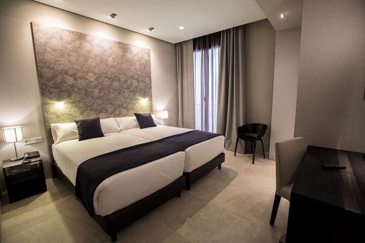 Room 17 of 34