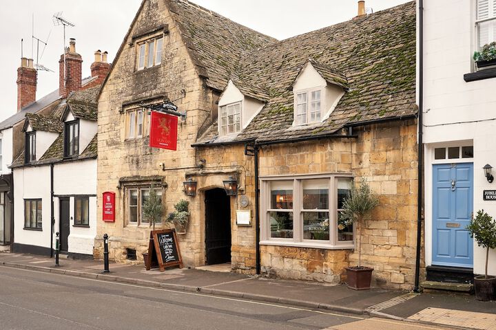 The Lion Inn in Cheltenham