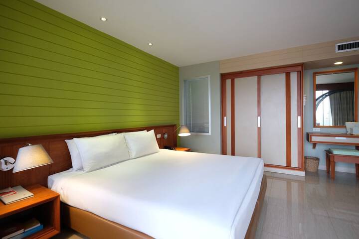 Room 19 of 131