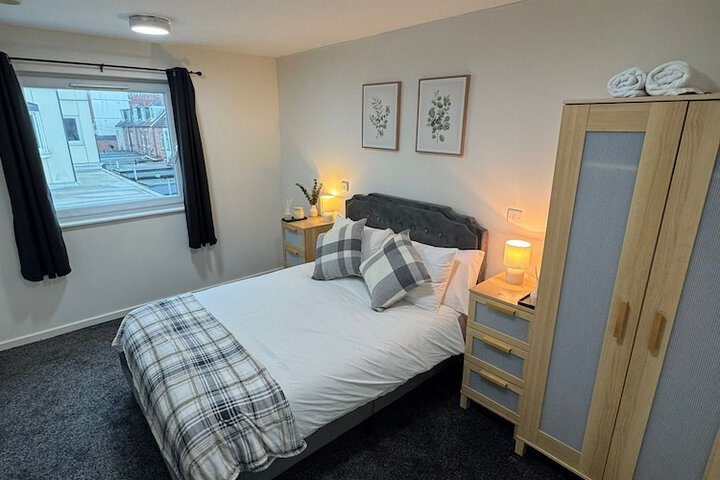 Room 6 of 15