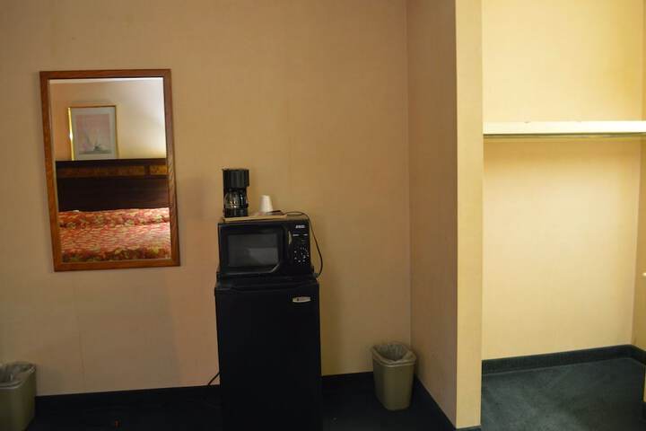 Room 7 of 18