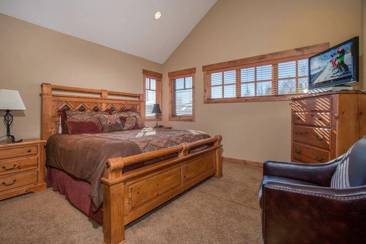 Room 5 of 19