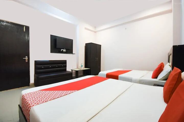 Room 7 of 10
