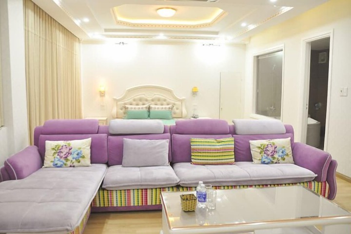 Room 4 of 25