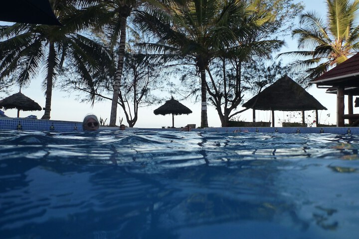 Pool 64 of 113