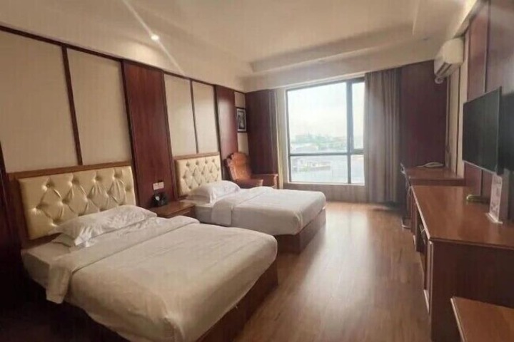 Room 8 of 20